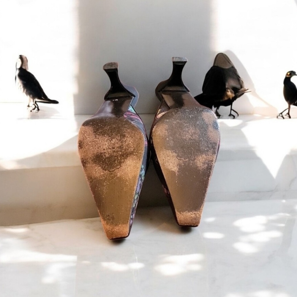 HP STUART WEITZMAN kitten heels - Picture 10 of 10